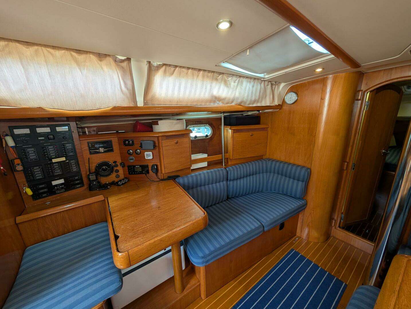 2001 Jeanneau 43 Sun Odyssey - Image 26