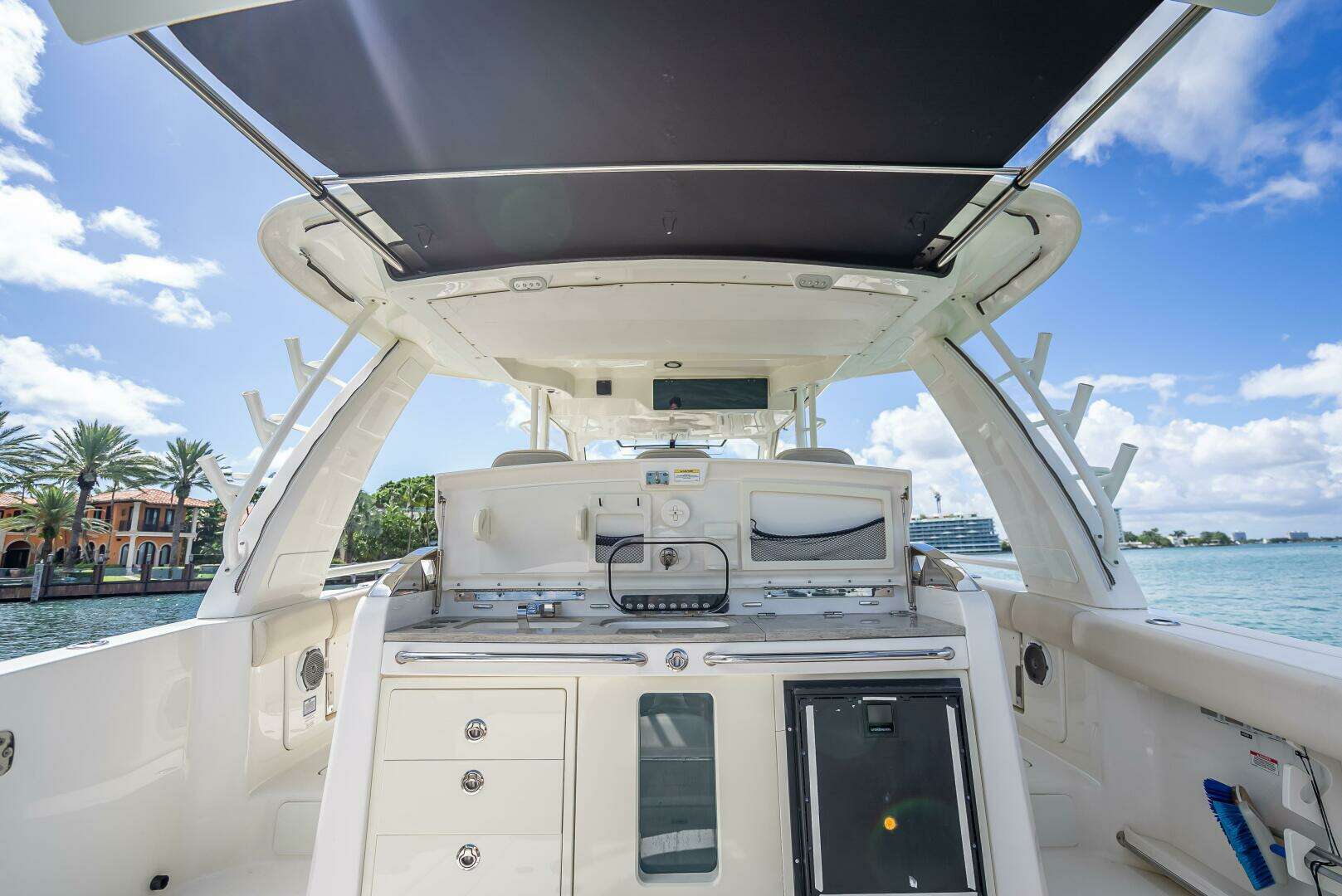 2016 Boston Whaler — - Image 128
