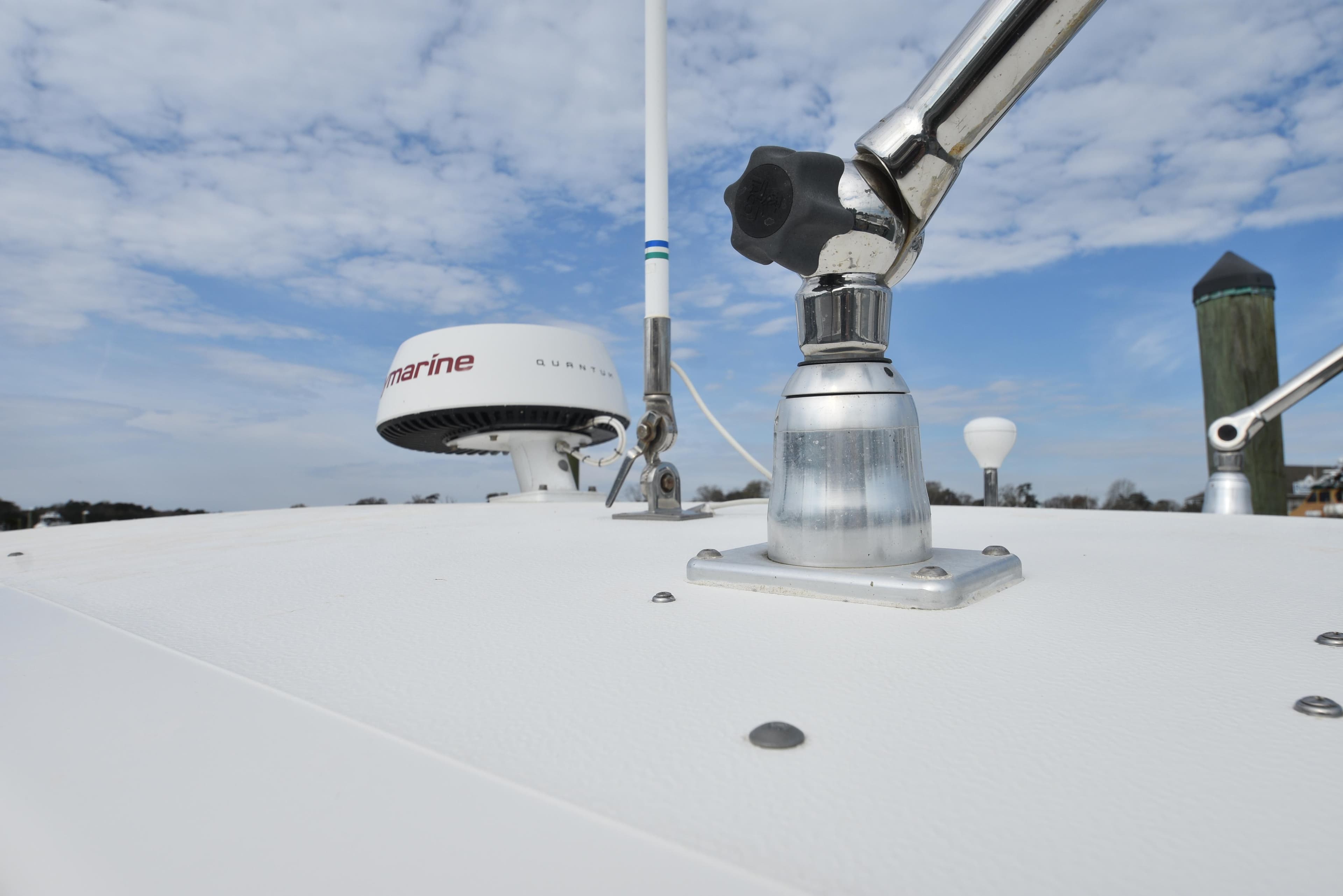 2005 Pursuit 3070 Offshore Express - 36
