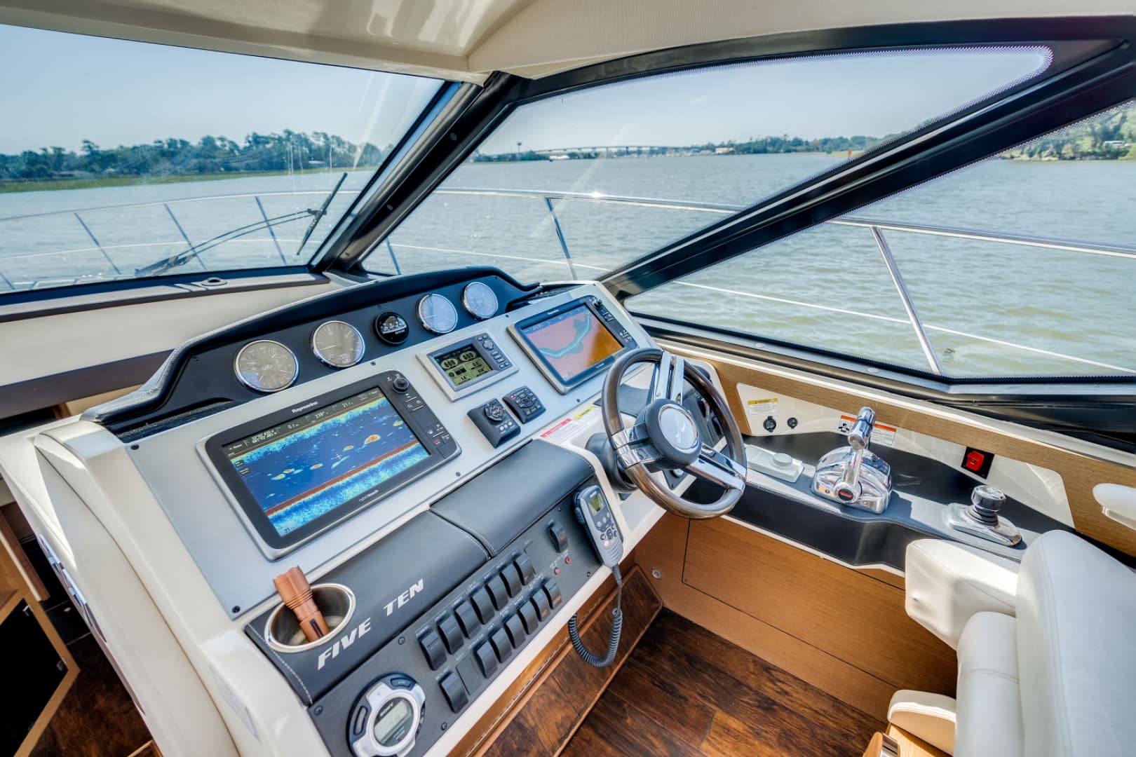 2013 Sea Ray 510 SUNDANCER - Image 63