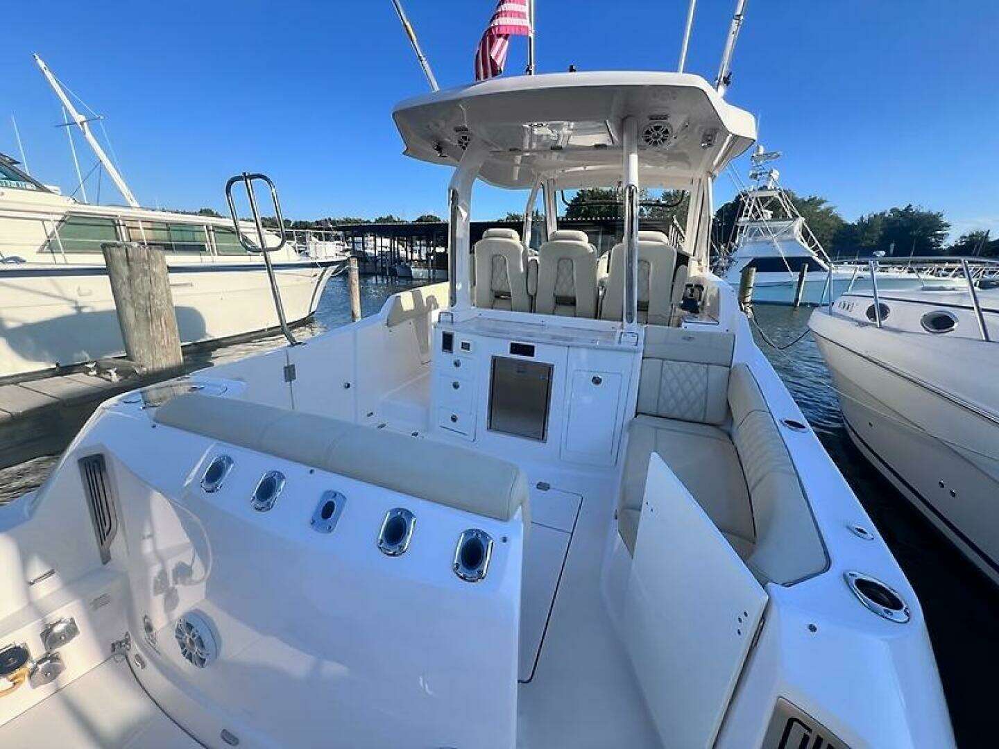2019 Regal 33 SAV - Image 29