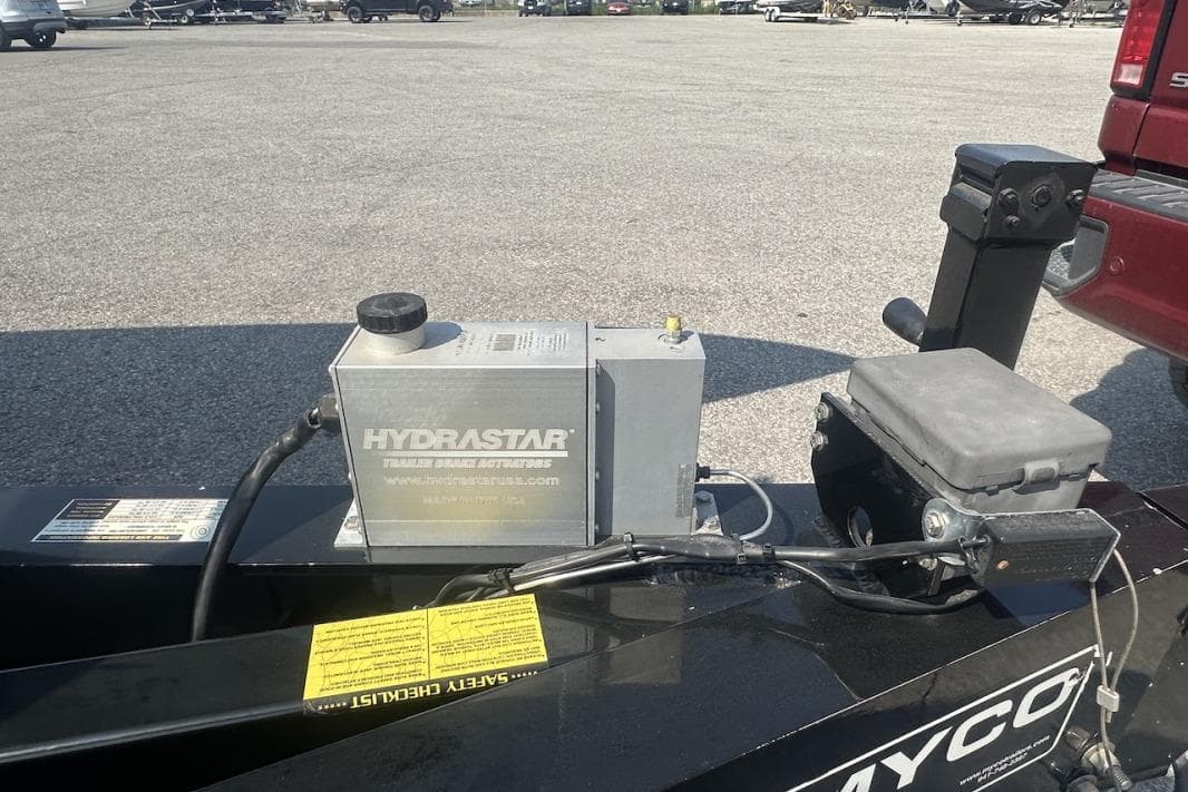 HydraStar trailer brake actuator on Wright Performance 420, 2018 model, in a parking lot.