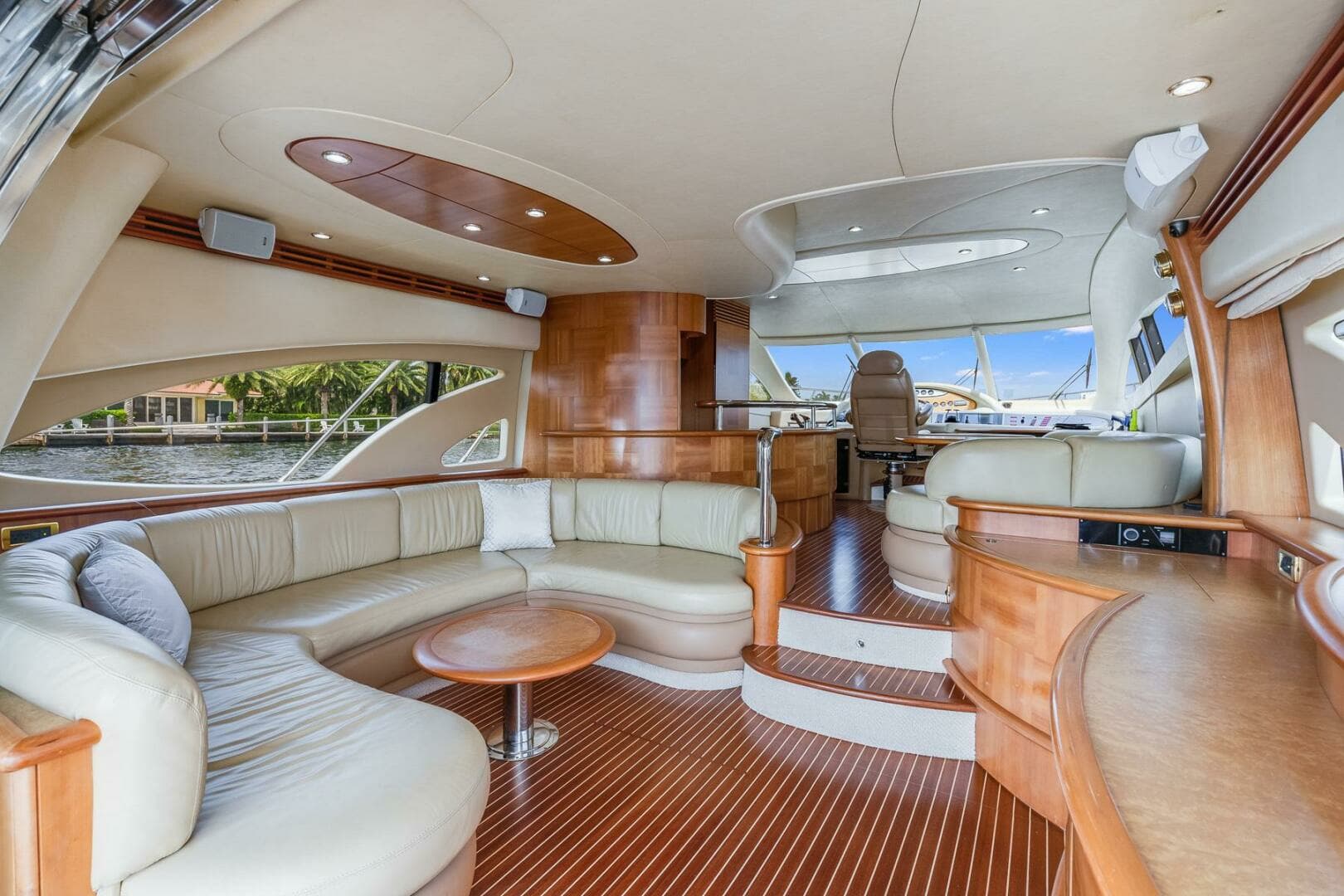 2009 Azimut 62E - Image 21