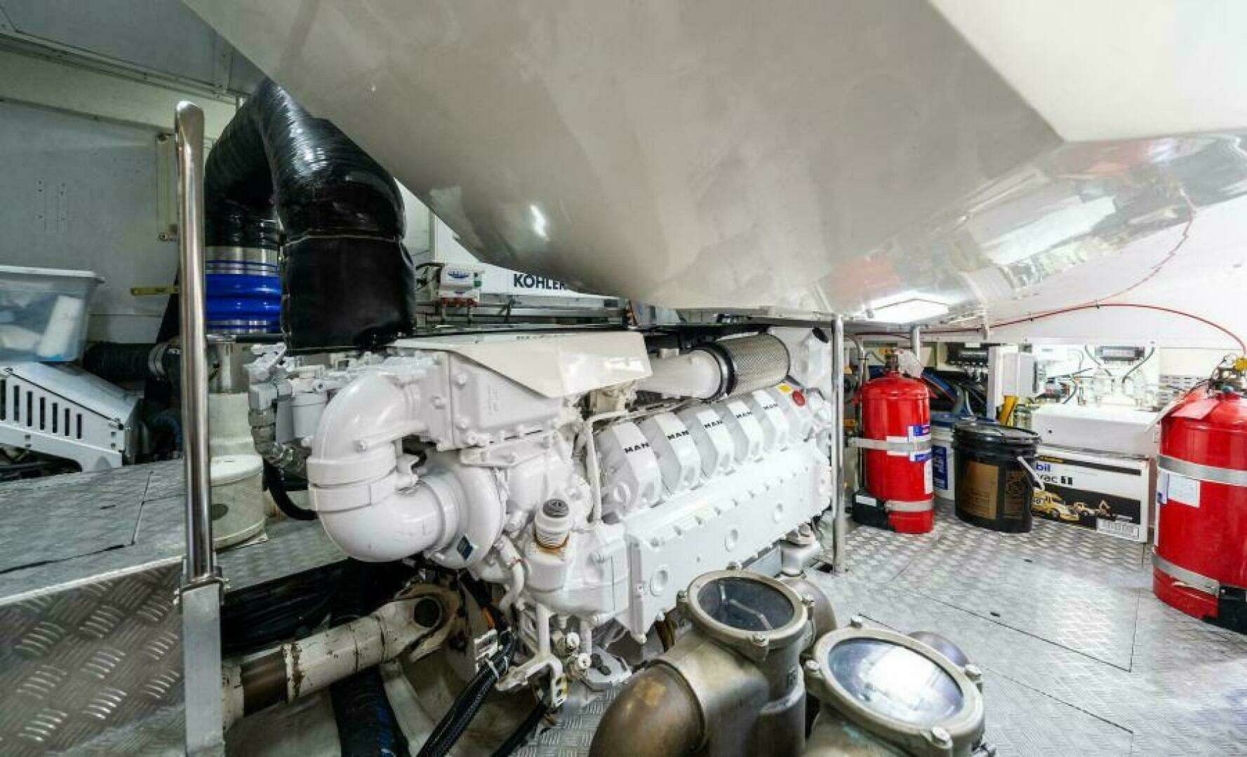 2015 Monte Carlo Yachts MCY86 - Image 76