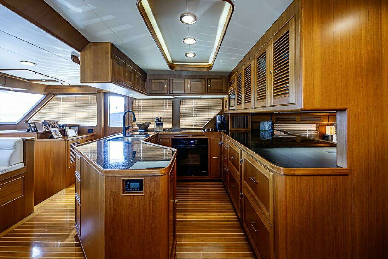 2014 Marlow Explorer 66E - Image 28