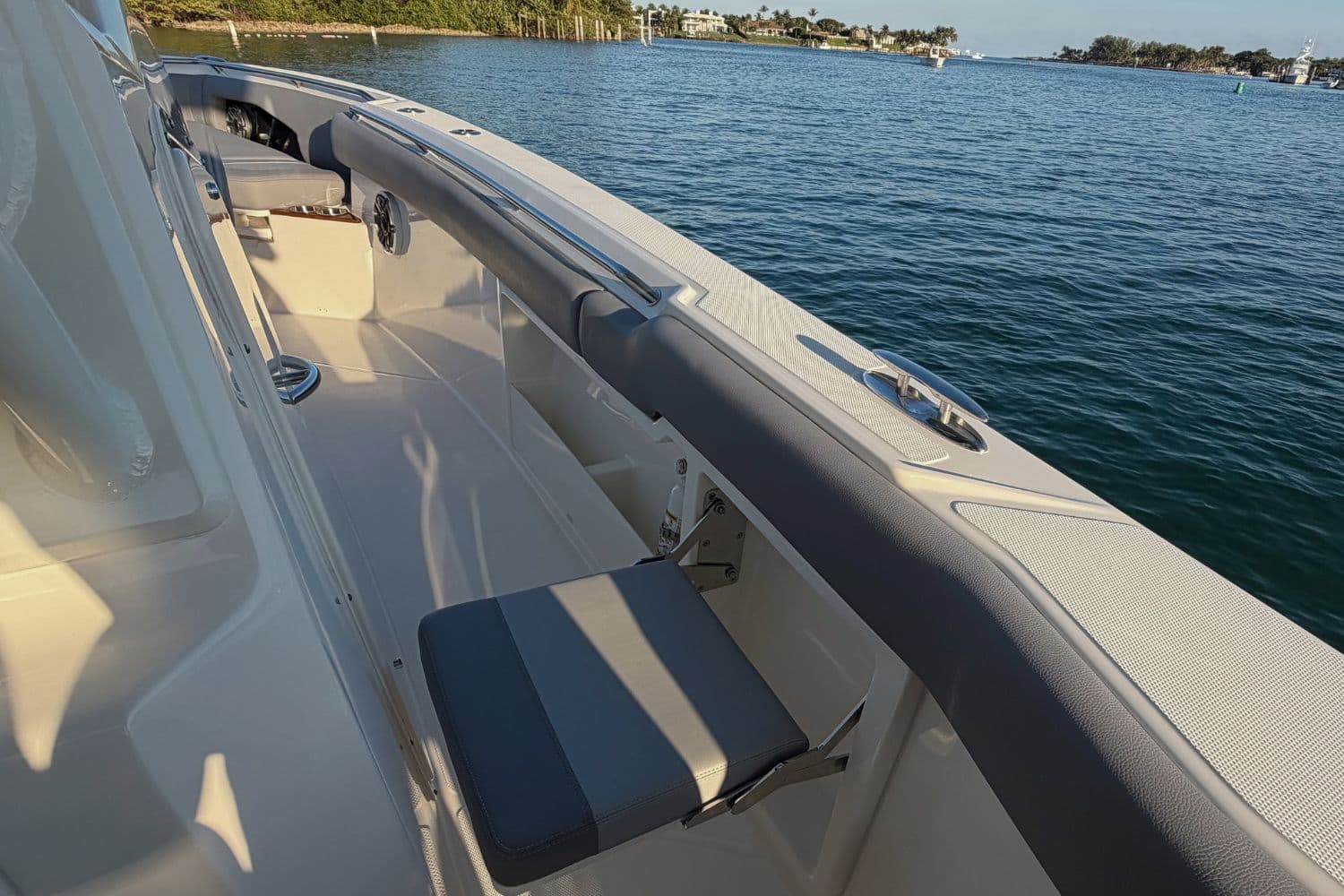 2026 Boston Whaler 360 Outrage - 17