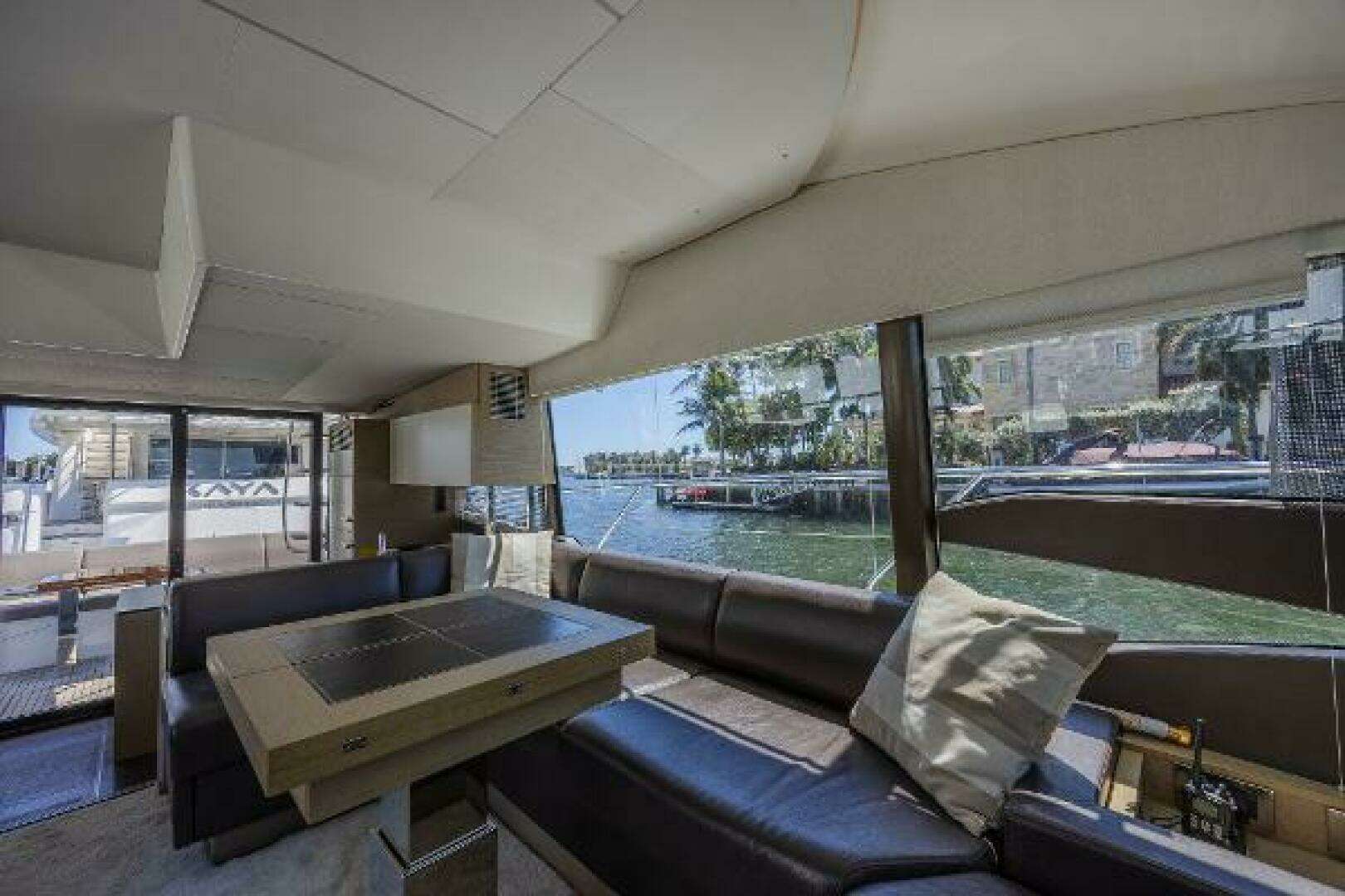 2018 Prestige 520 - Image 45