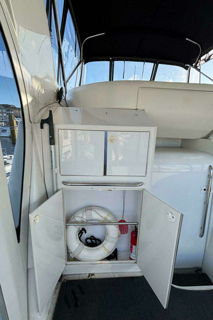 2001 Carver 396 Aft Cabin MY - Image 23
