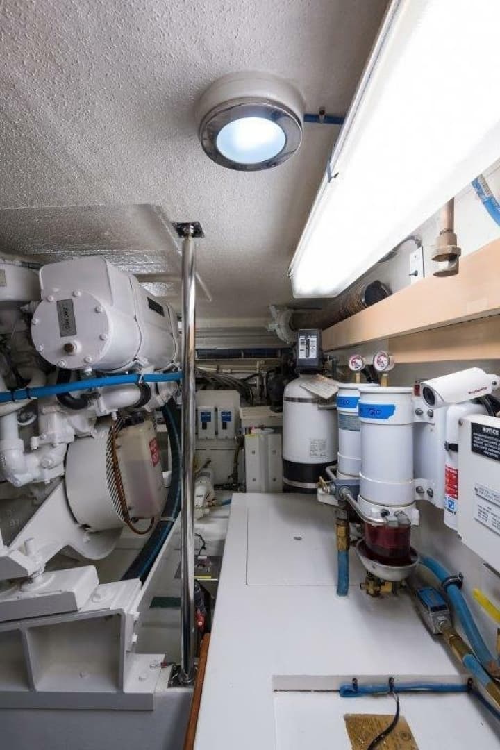 2000 Hatteras 60 Convertible - Image 61