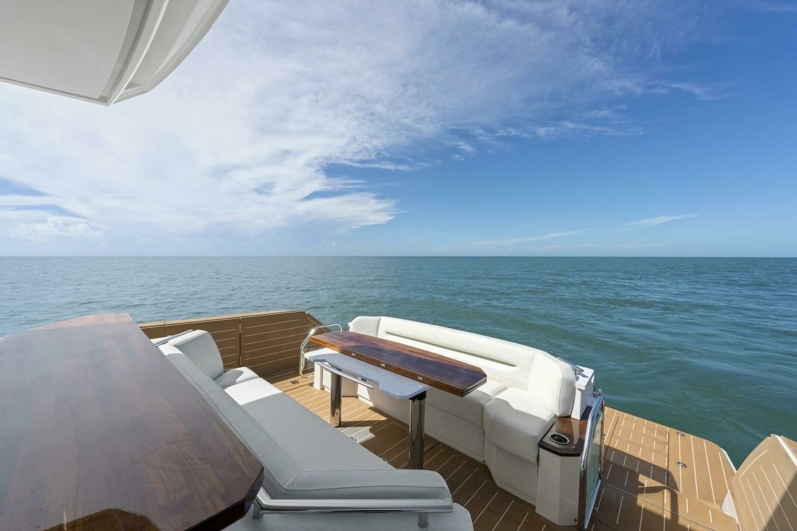 2023 Tiara Yachts EX 60 - Image 47