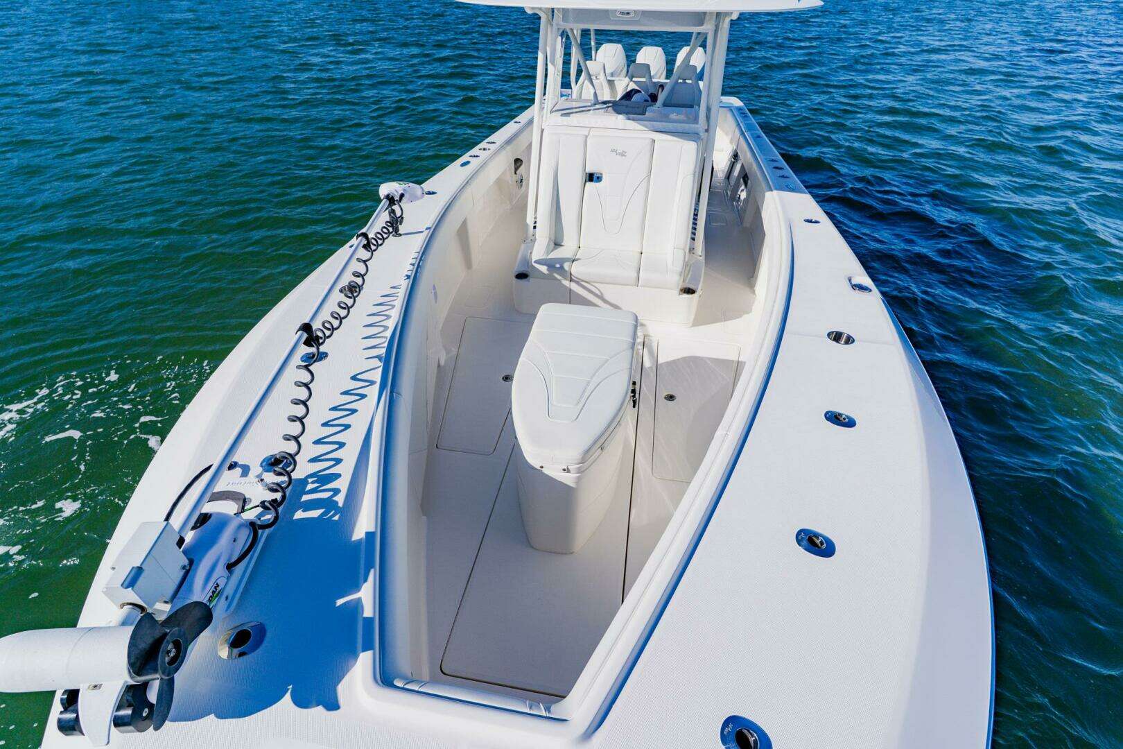 2025 SeaVee 370z - Image 16