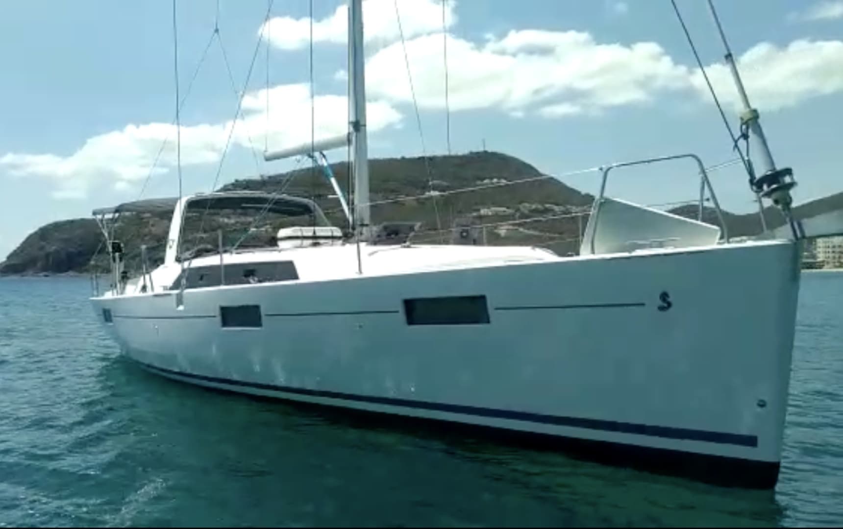 2017 Beneteau Oceanis - Image 2