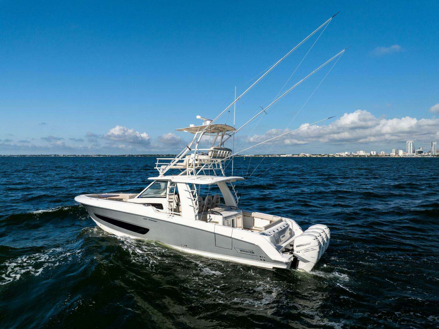 2021 Boston Whaler 420 Outrage - Image 12