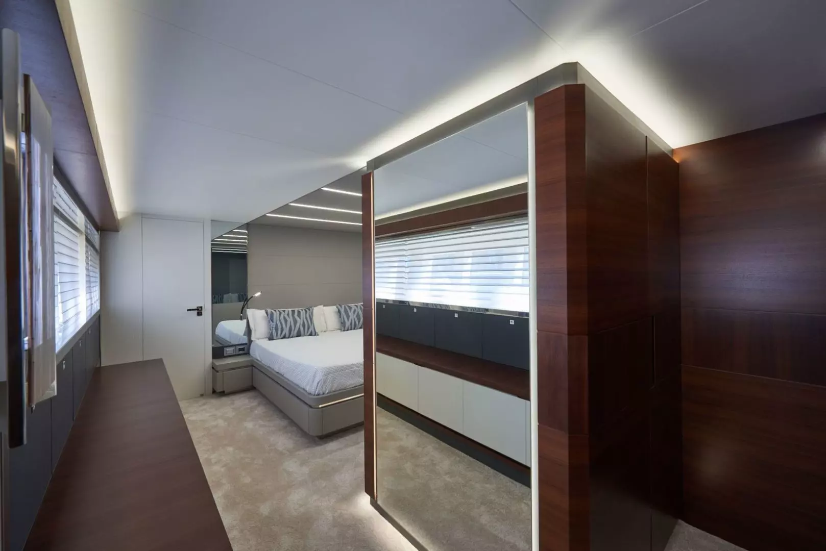 2020 Astondoa 80 Flybridge - Image 20