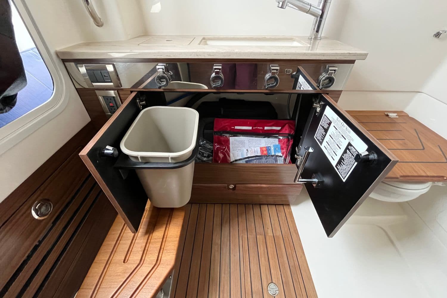 2026 Boston Whaler 360 Outrage - 58