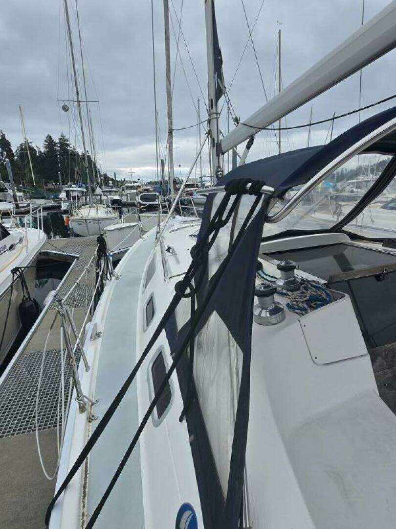 2002 Hunter 356 - Image 11