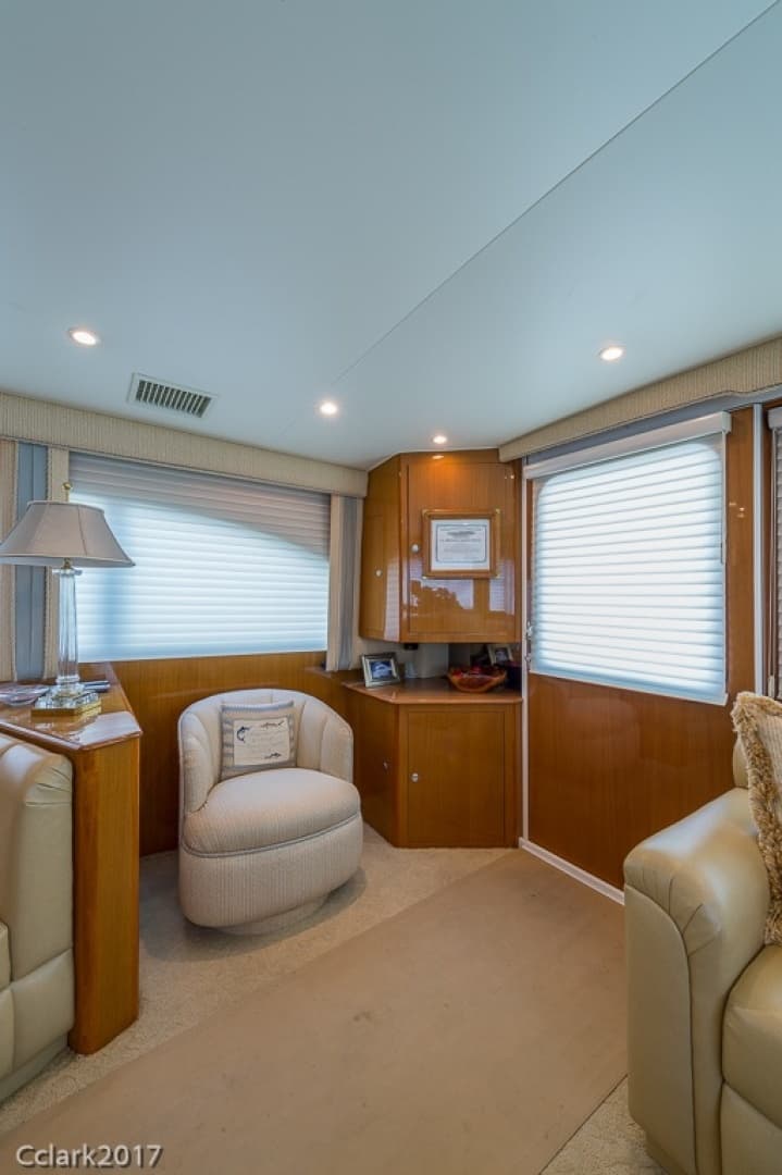 2007 Post 53 Convertible - Image 31