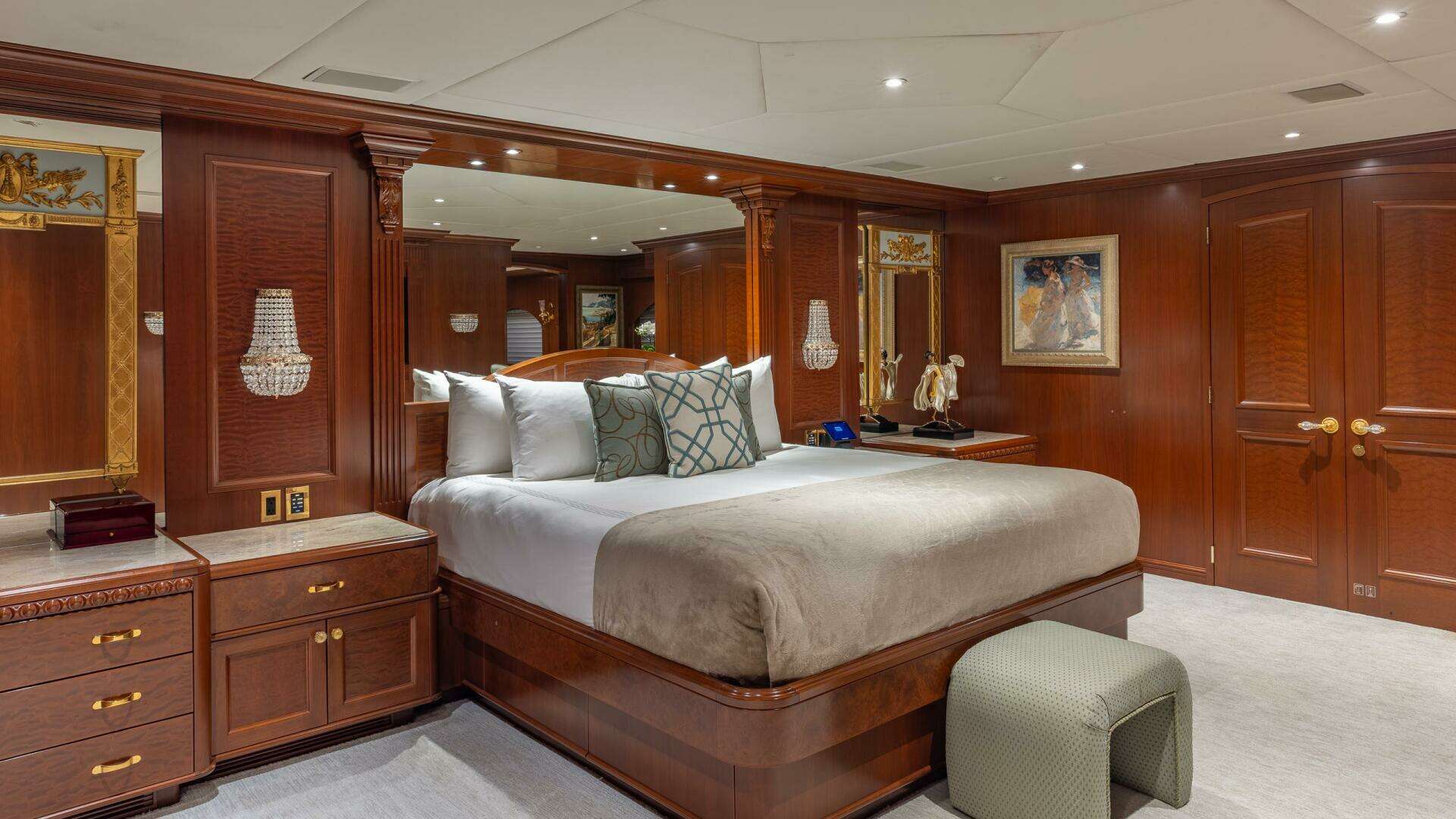 2001 Trinity Yachts Tri-Deck MY - Image 8