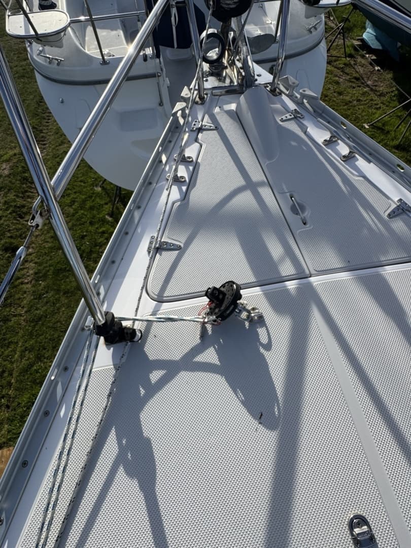2019 Catalina 315 - Image 19