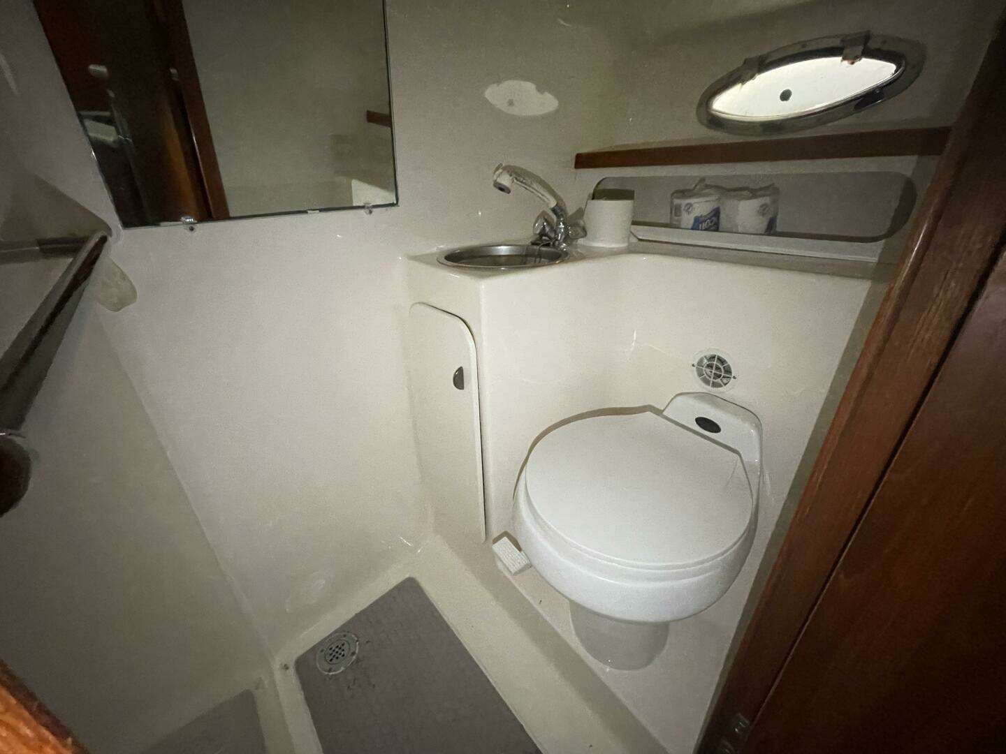 2003 Tiara Yachts 3100 Open - Image 16