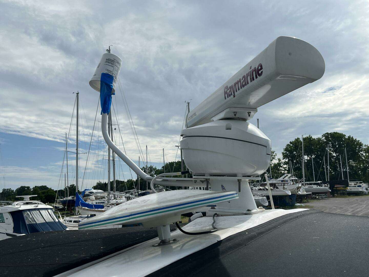 1999 Sea Ray 400 Sundancer - Image 14