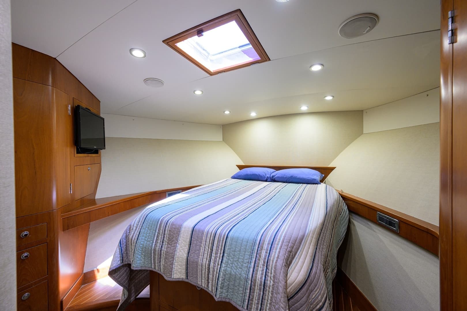 2003 American Custom Yachts — - Image 45