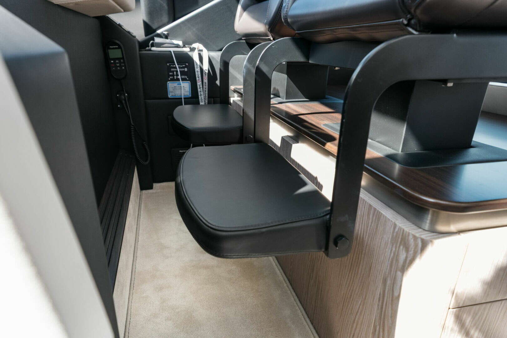 2022 Azimut S6 - Image 52
