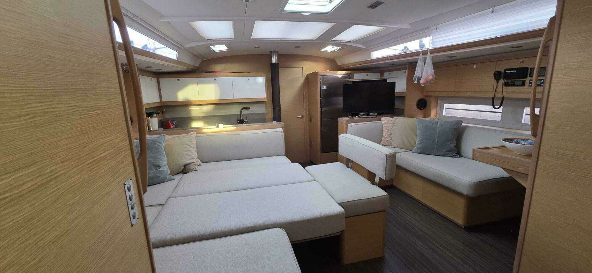 2022 Dufour 530 - Image 14