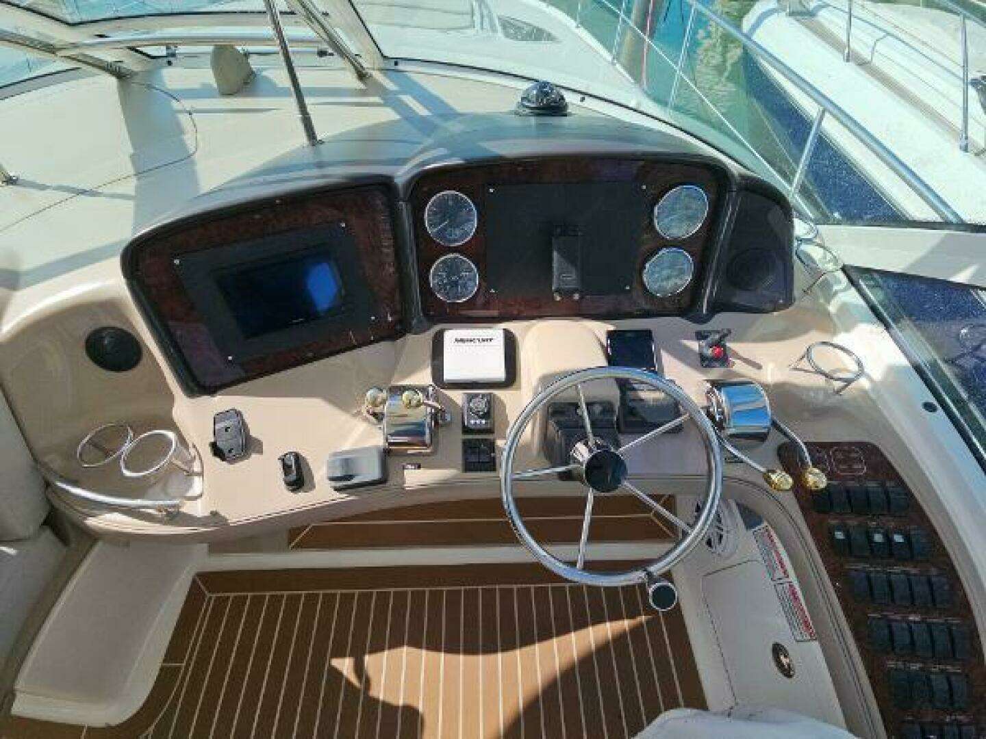 2005 Sea Ray 500 Sundancer - Image 7