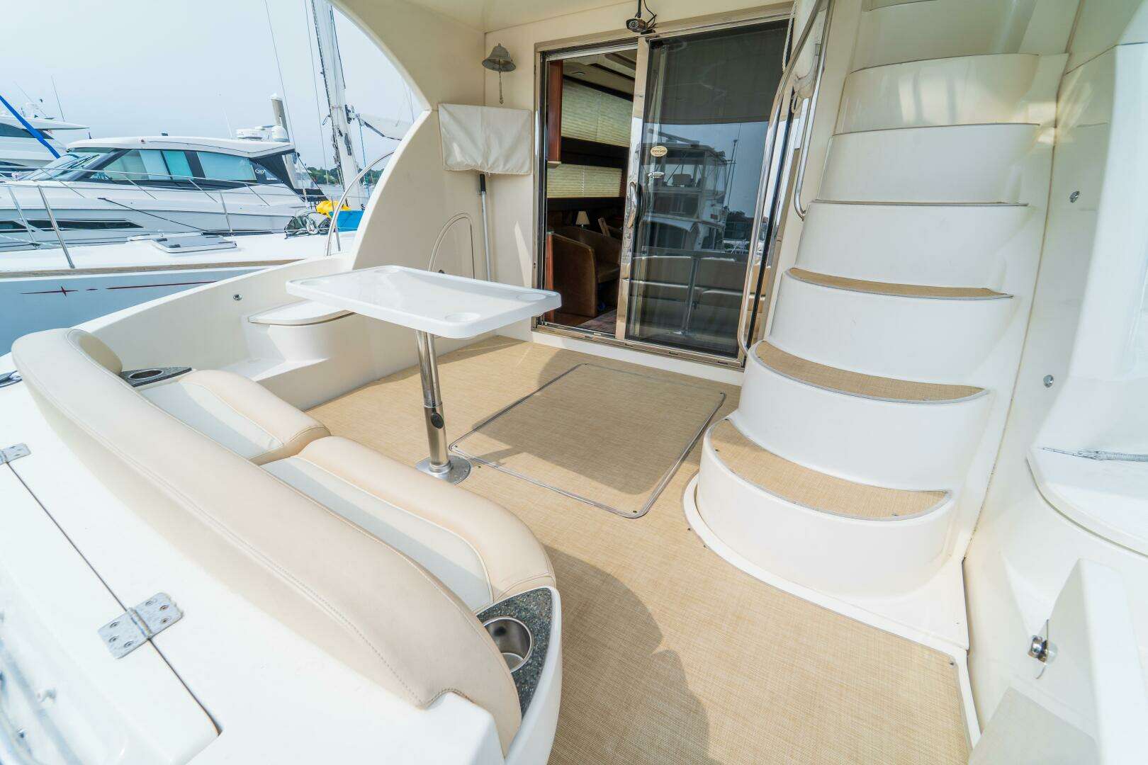 2009 Meridian 441 Sedan - Image 16