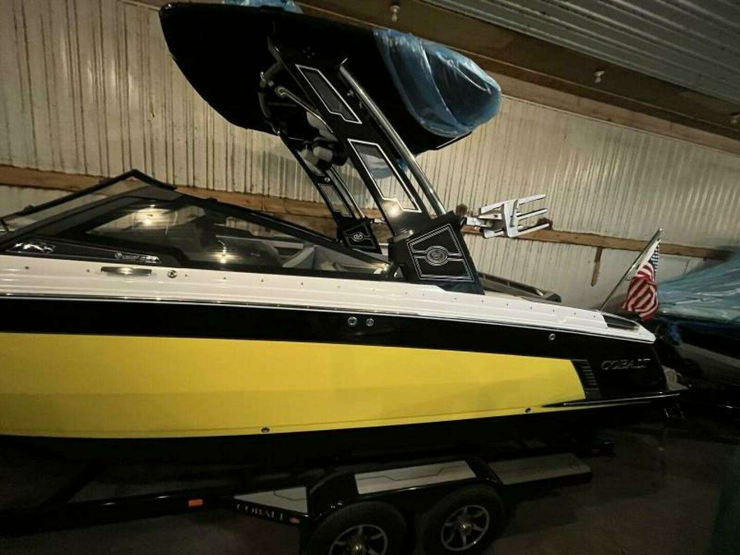 2021 Cobalt R8 Surf - Image 4
