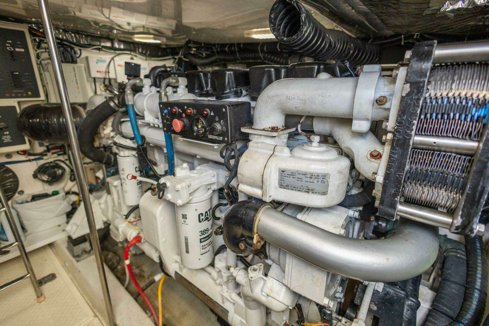 2000 Tiara Yachts 5200 Express - Image 32