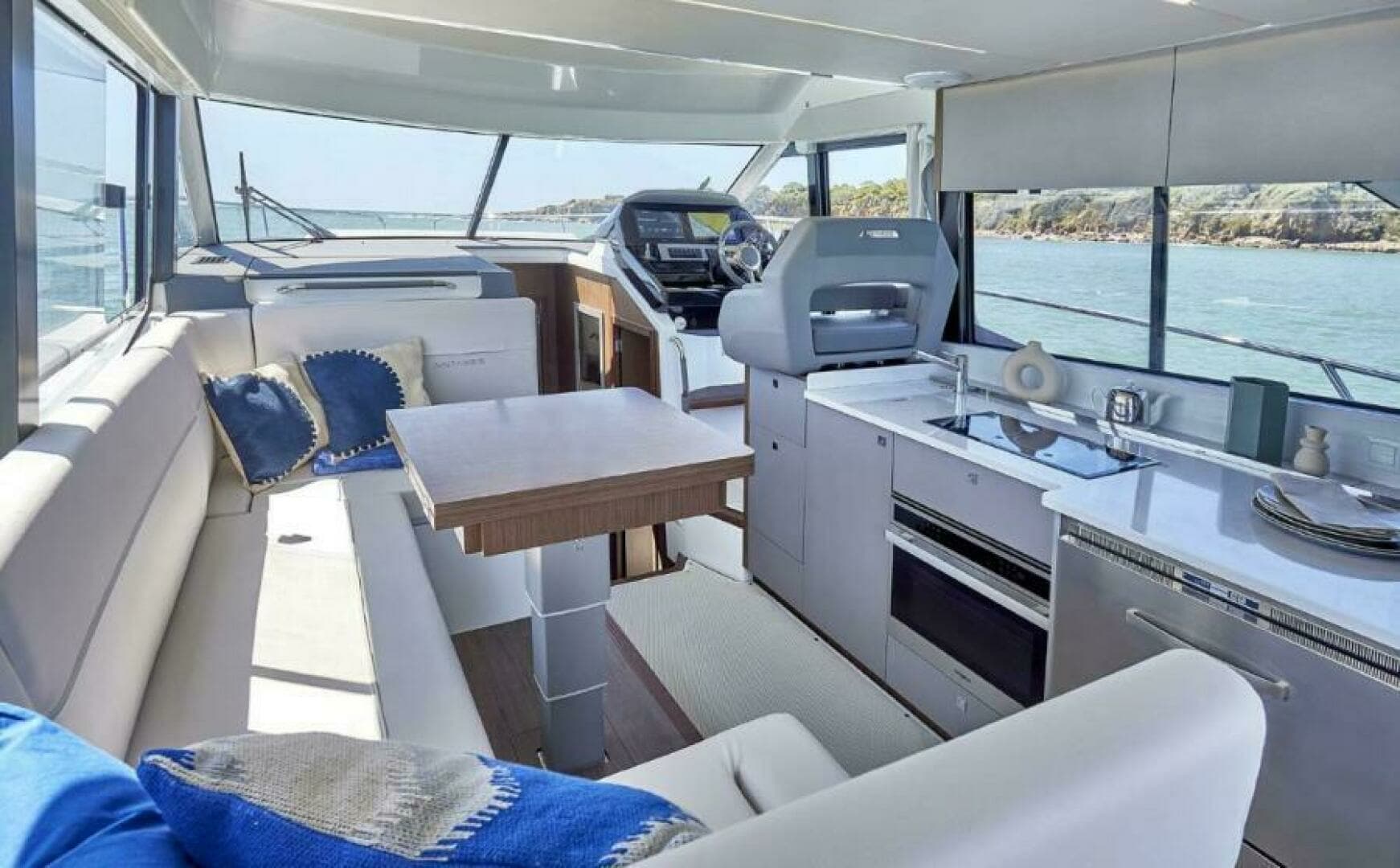 2026 Beneteau Antares 12 - Image 9