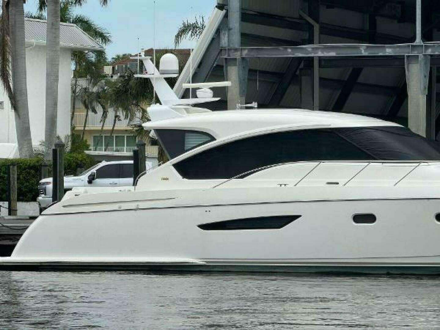 2010 Tiara Yachts 5800 Sovran - Image 5