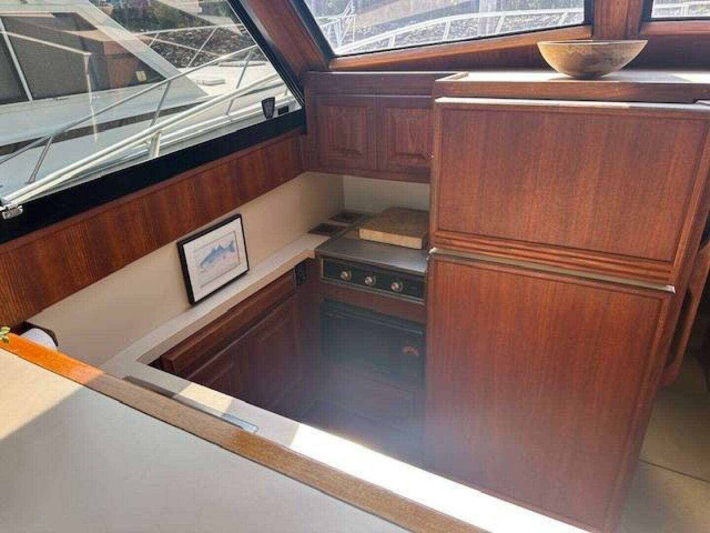 1988 Viking 45 Convertible - Image 10