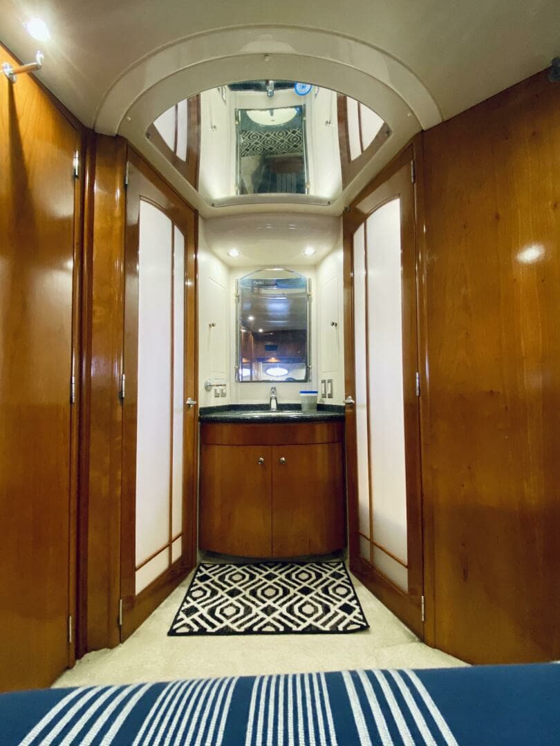 2000 Carver 506 Motor Yacht - Image 26