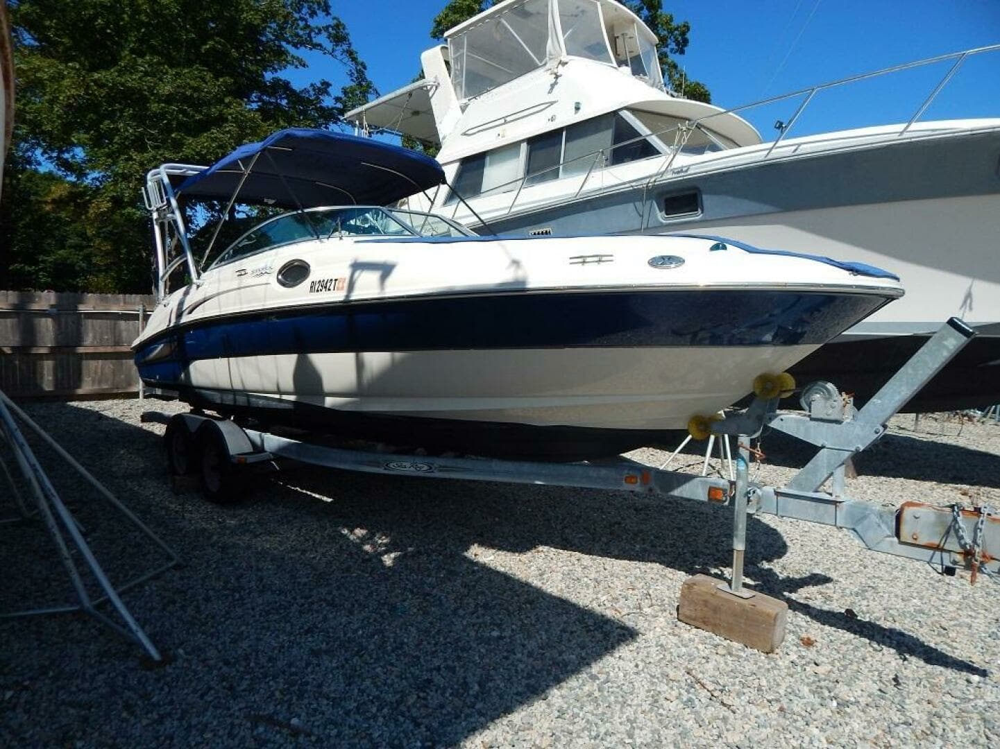 2004 Sea Ray 240 Sundeck - Image 5