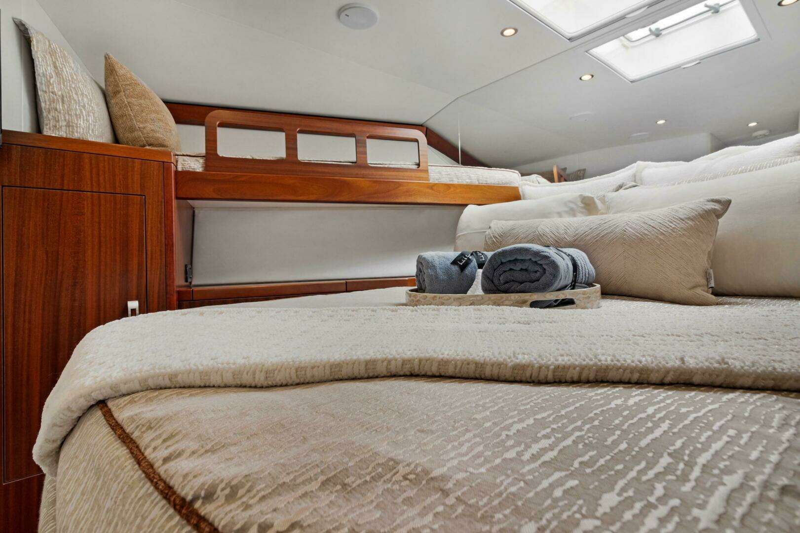 2016 Hatteras GT63 - Image 40