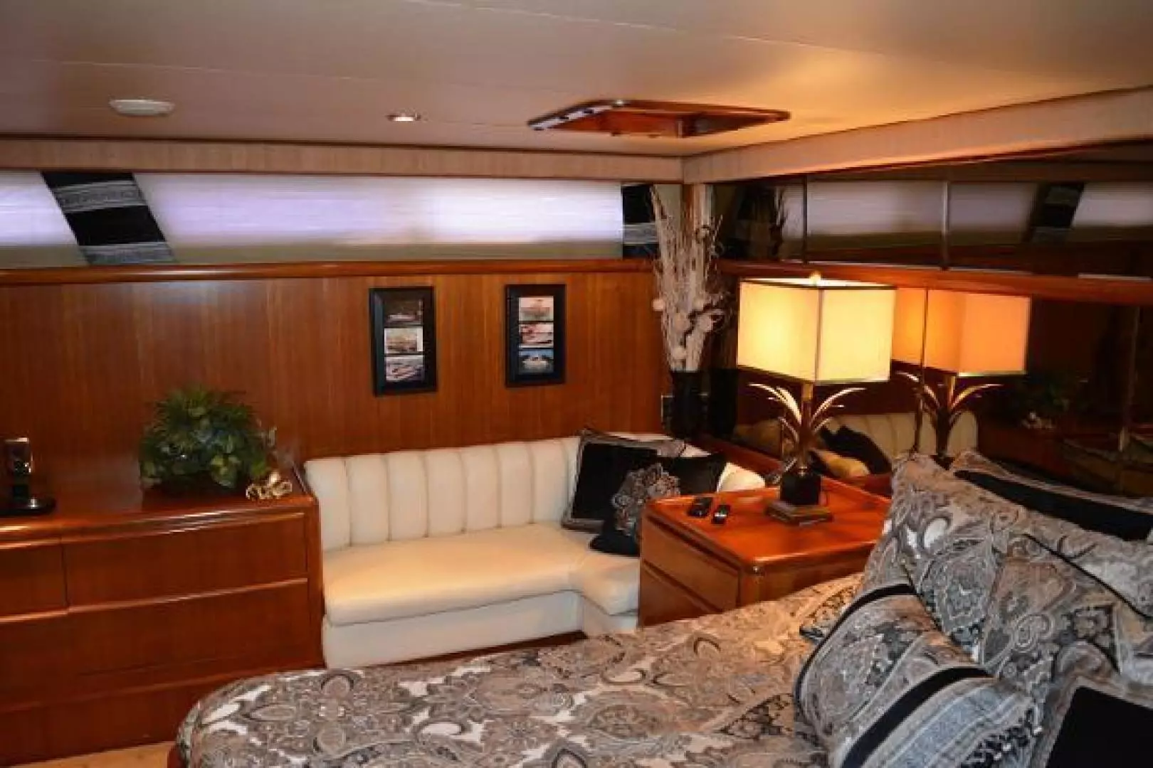 1989 Viking Motor Yacht - Image 78