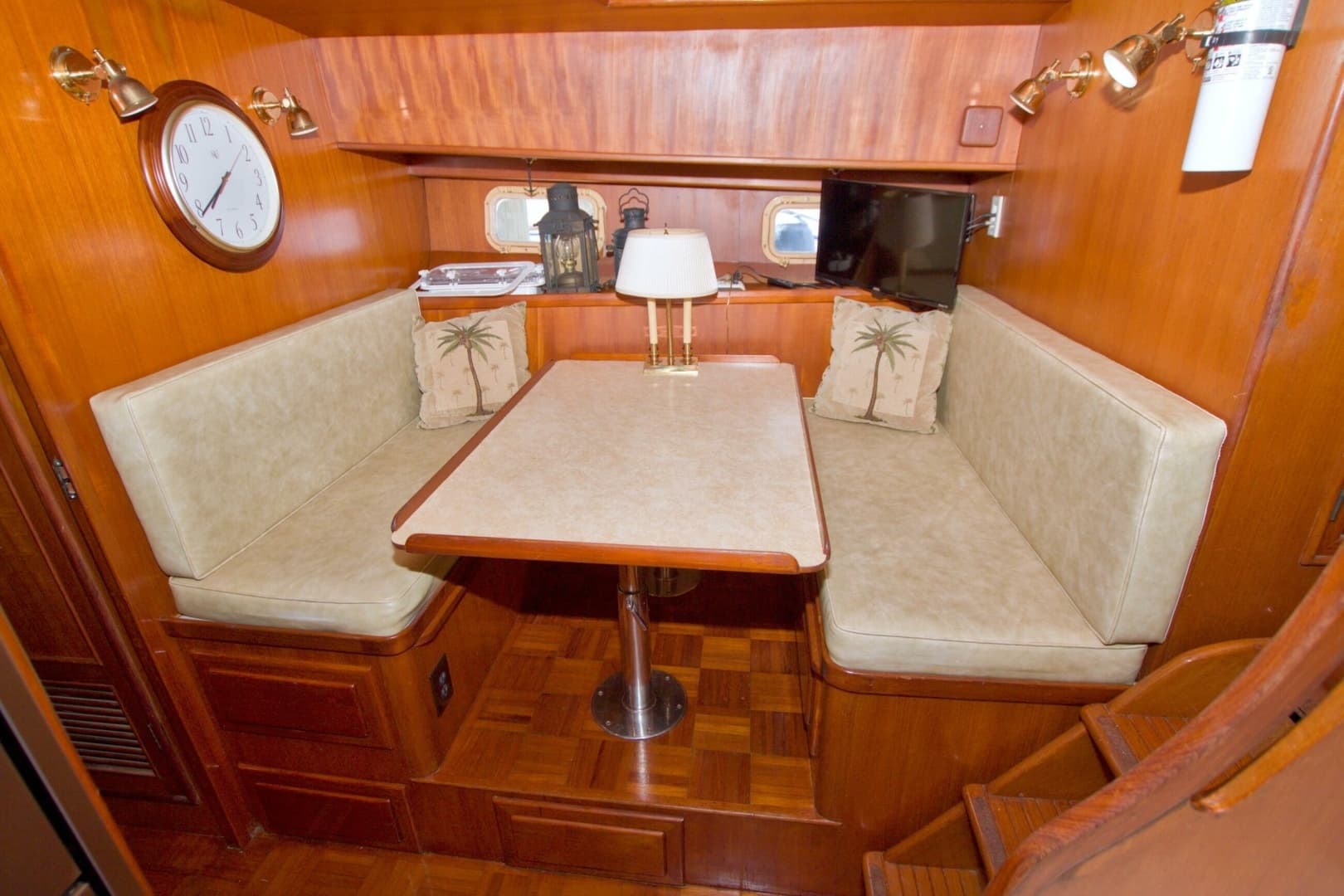 1984 Present Yachts 42 Sundeck - Image 40