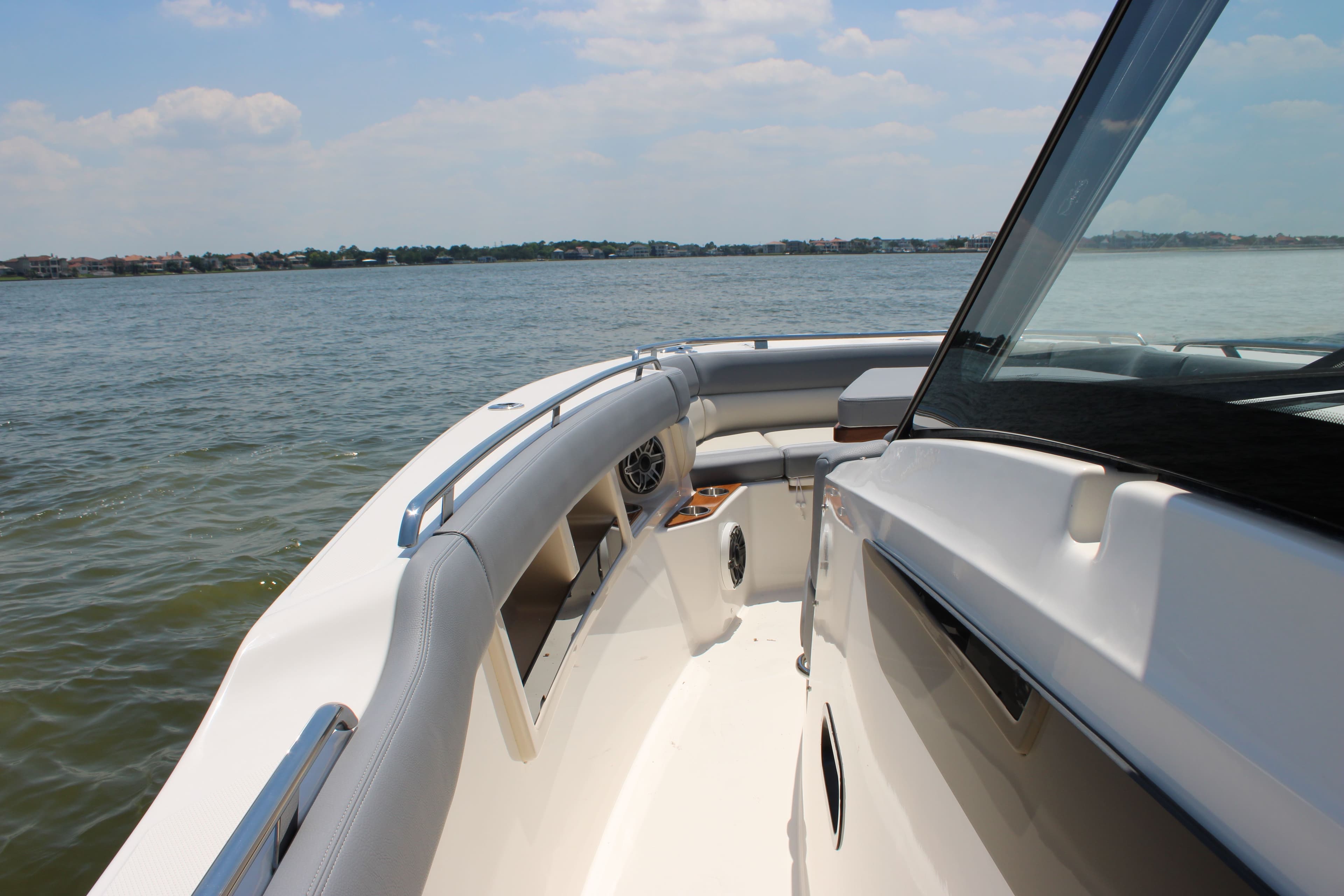 2026 Boston Whaler 350 Realm - 27