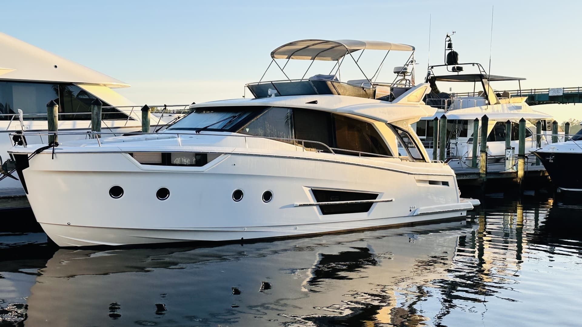 2022 Greenline 45 Fly - Image 3