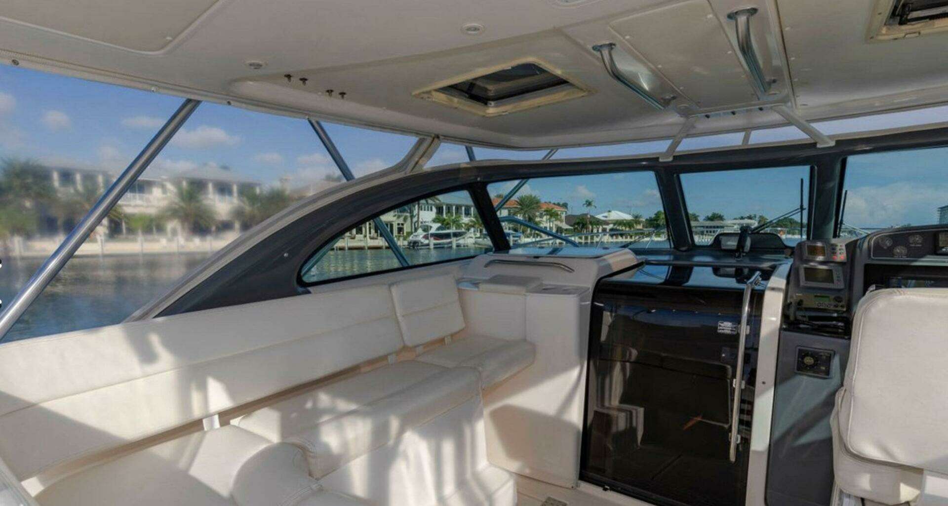 2004 Pursuit 3800 Express - Image 10