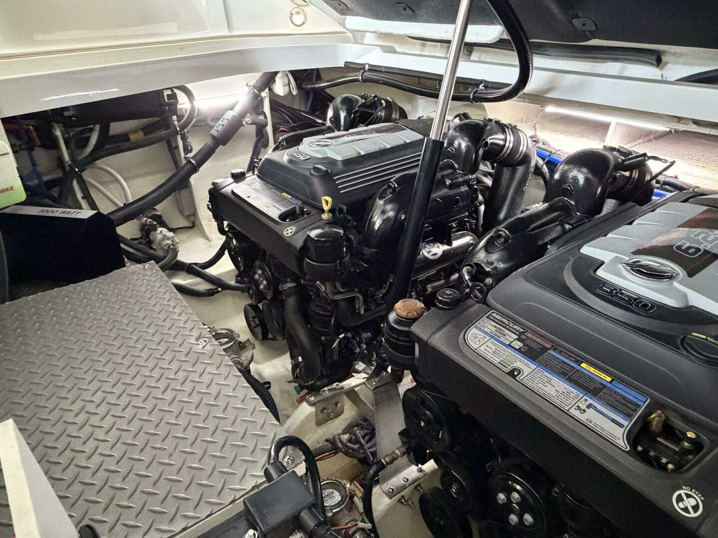 2023 Sea Ray Sundancer 320 - Image 28