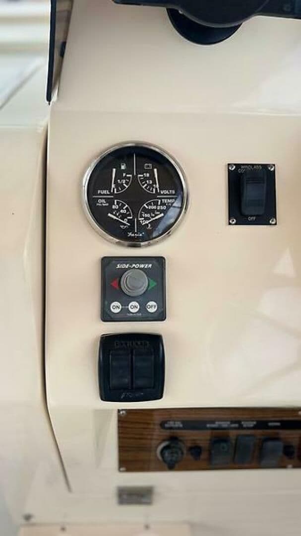 2007 Mainship Pilot 30-11 - Image 31