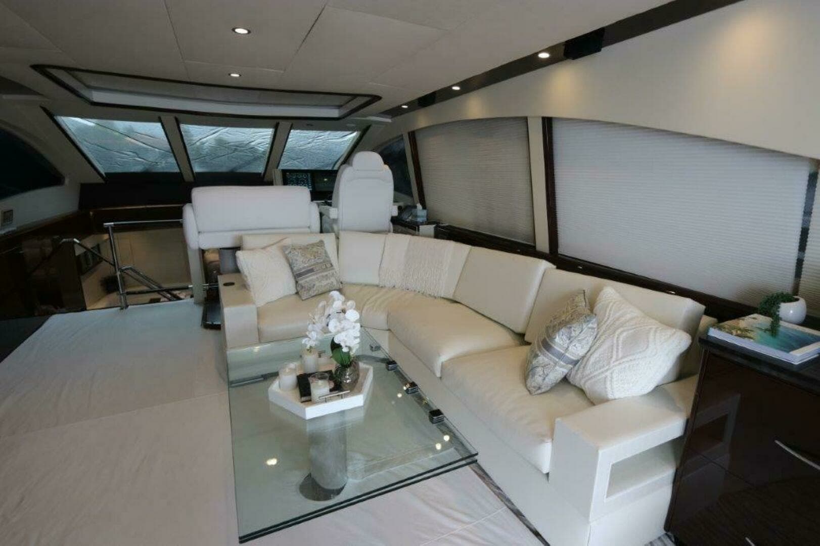 2009 Lazzara Yachts LSX 75 - Image 8