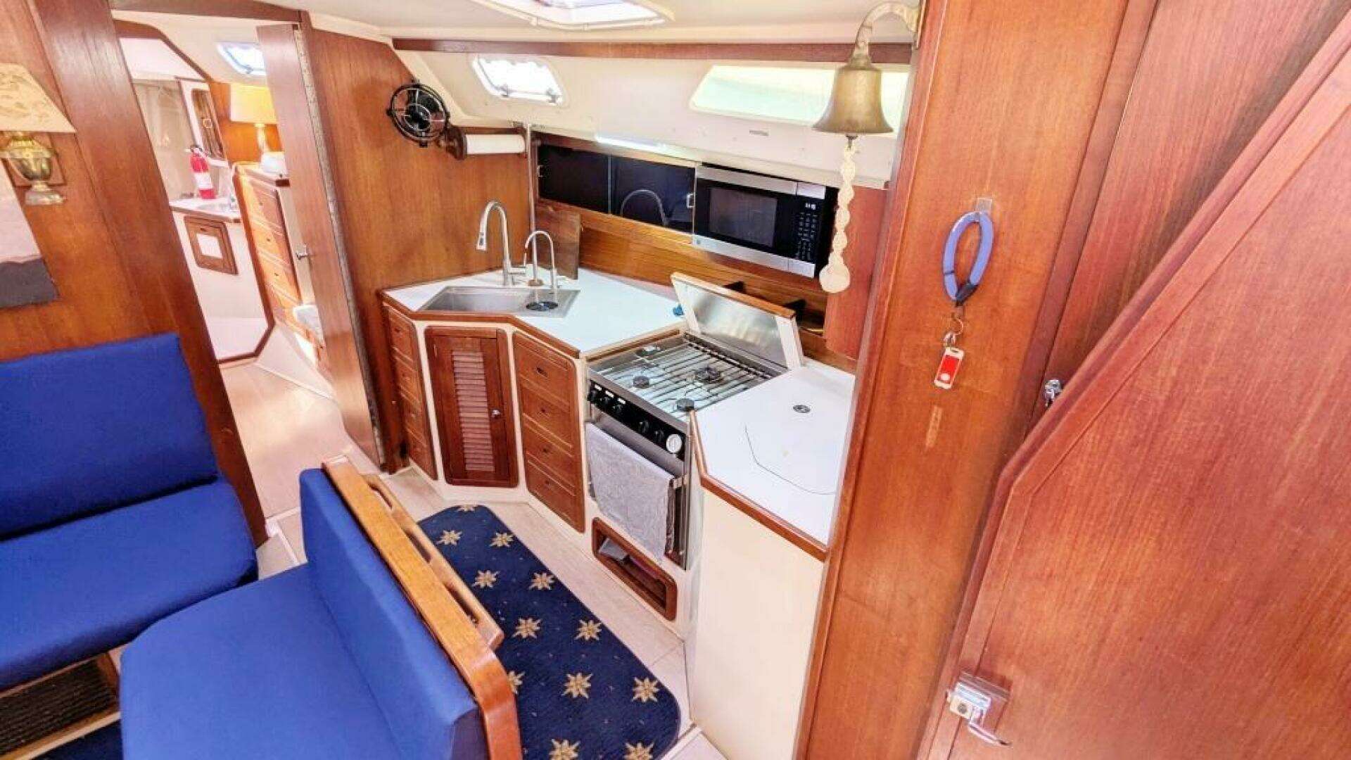 1989 Catalina 42 - Image 5