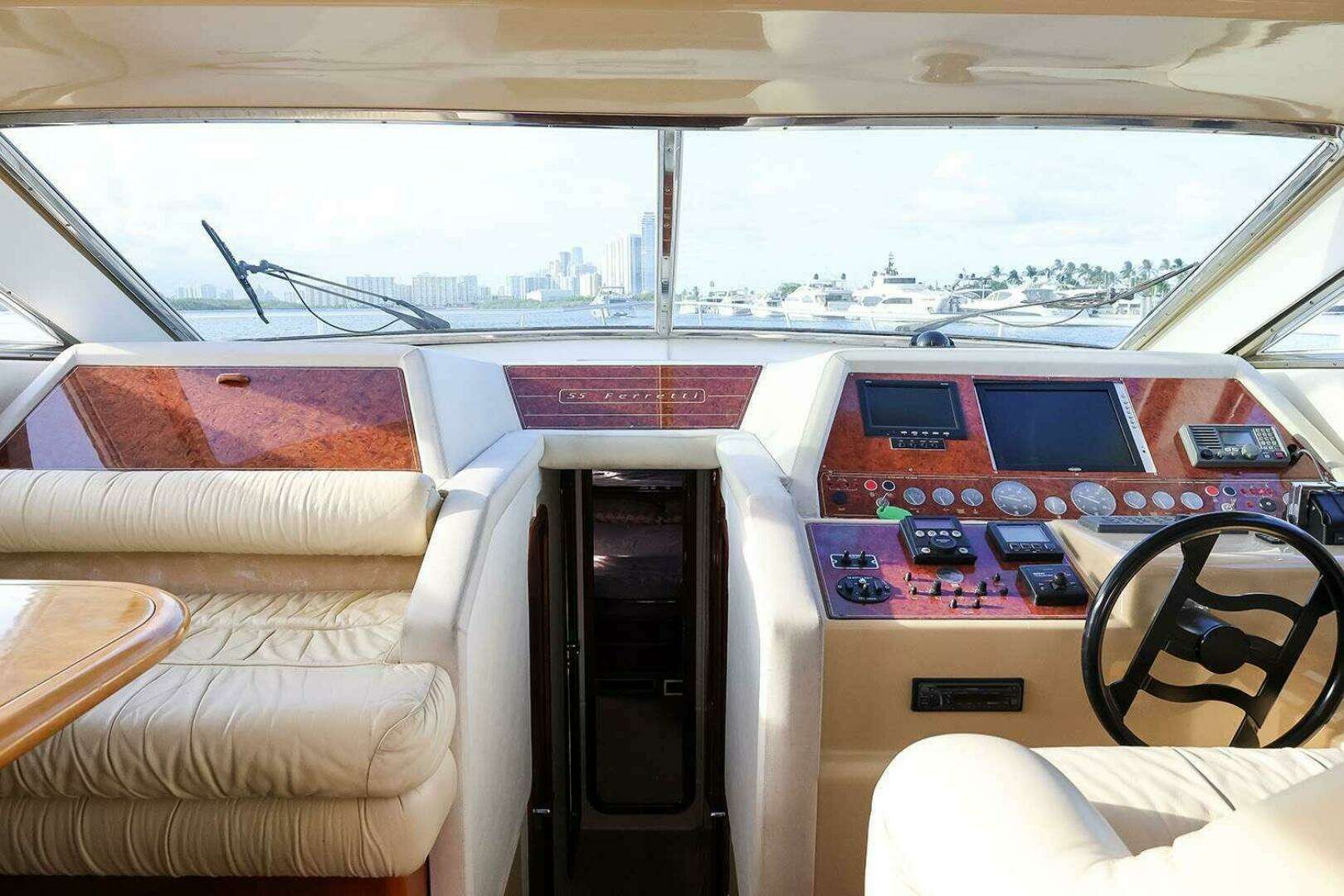 1998 Ferretti Yachts 55 Motor Yacht - Image 17