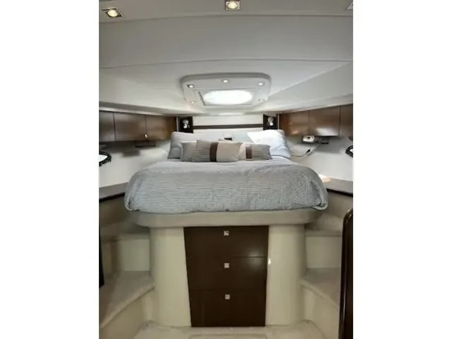 2011 Cruisers Sports Coupe 420 - Image 34