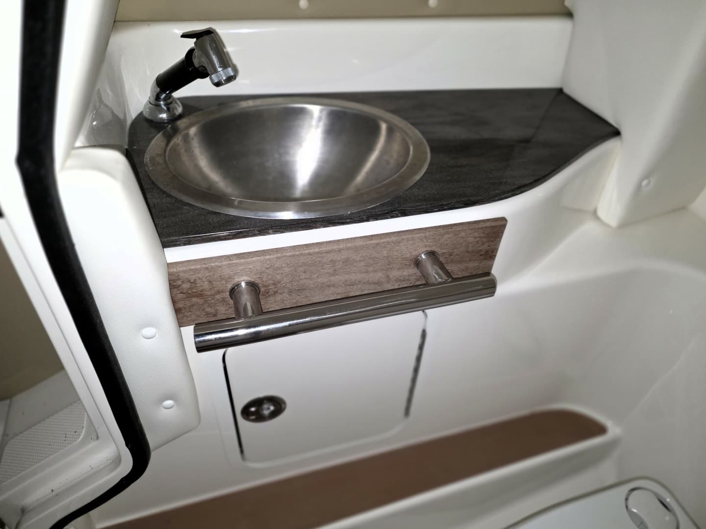 2014 Sea Ray 270 SLX - Image 22